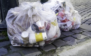Des sacs poubelles à Bruxelles (Illustration)
