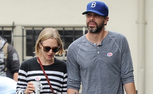 Amanda Seyfried et Thomas Sadoski dans les rues de Los Angeles en juin 2016