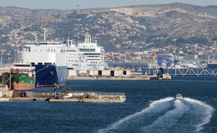 Le port de Marseille enregistre le 8 juillet 2014 une forte baisse de son activité en raison d'une grève de plus de deux semaines de la SNCM