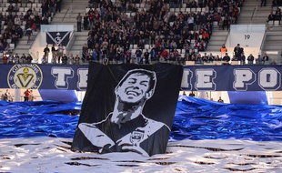 Les supporters de Bordeaux avaient dévoilé la saison dernière une banderole en hommage à l'ancien Girondin.