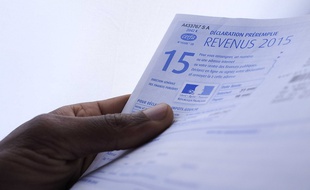 Un formulaire de déclaration de revenus 2015.