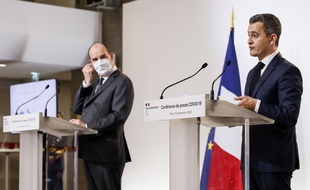 Jean Castex et Gérald Darmanin le 10 décembre 2020 lors de la conférence de presse sur la stratégie de déconfinement.