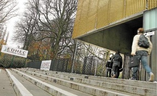 L'Edhec a intégré son nouveau campus, à cheval sur Croix et Roubaix, à la rentrée 2010.