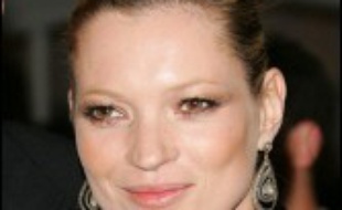 Le mannequin vedette Kate Moss sera au centre d'une exposition au printemps prochain à la National Gallery de Londres où une centaine de portraits réalisés depuis 1990 par cinq photographes de mode célèbres seront présentés au public.