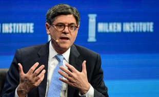 Le secrétaire américain au Trésor Jack Lew lors d'une conférence à Beverly Hills (Californie) le 3 mai 2016