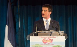 Le Premier ministre Manuel Valls lors d'un meeting à Bresles dans l'Oise, le 9 mars 2015