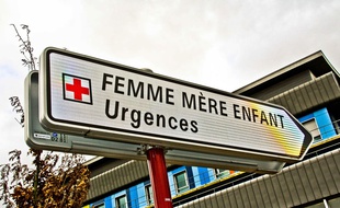 Illustration d'un service d'urgences d'un hôpital pour femme, mère et enfant.