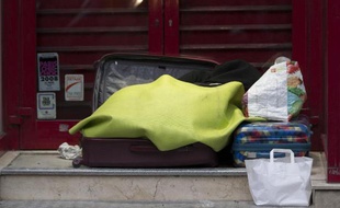 Un collectif se disant composé de sans-abris s'est élevé contre une "carte de secours" distribuée à Marseille aux SDF et présentant des informations sur leur santé --"des polémiques absurdes" selon la mairie
