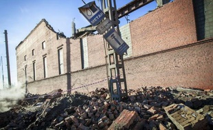 Les météorites, qui se sont abattus sur l'Oural, ont fait près d'un millier de blessés, a annoncé vendredi le gouverneur de la région de Tcheliabinsk, Mikhaïl Iourevitch, cité par l'agence publique Ria Novosti.