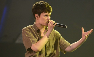 Christine and the Queens - dorénavant appelée Chris - signe son grand retour.