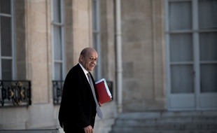 Jean-Yves LE DRIAN (Ministre des Affaires Etrangeres).