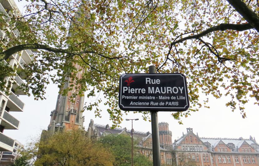VIDEO. Lille La rue de Paris devient rue PierreMauroy, et ça énerve les commerçants