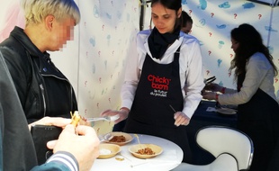 Dégustation à l'aveugle d'un produit végane baptisé Chicy Boom, en le faisant passer pour du poulet.