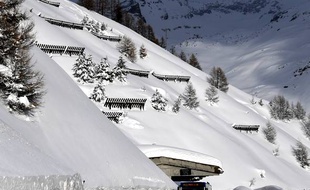 Chutes de neige exceptionnelles et avalanches en montagne