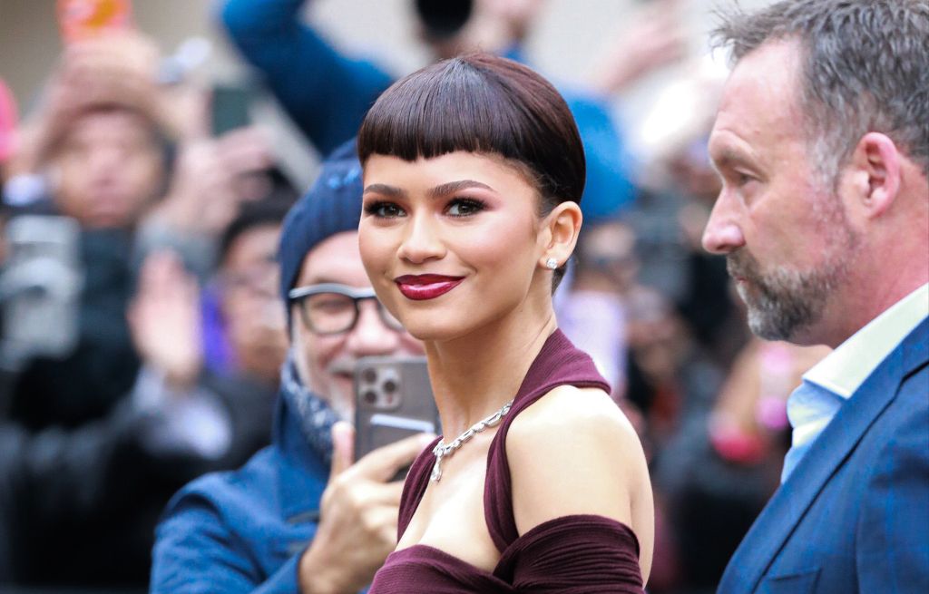 Zendaya et Kristen Stewart remettent la frange courte au goût du jour à Hollywood