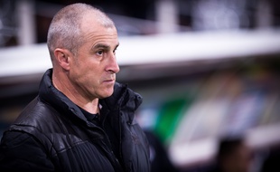 L'entraîneur de Toulouse Alain Casanova, lors de la défaite du TFC à domicile contre Bordeaux (1-3), en Coupe de la Ligue, le 28 octobre 2014.