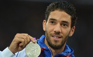 Un responsable du CREPS de Reims accuse le double vice-champion olympique du 3000 m steeple Mahiédine Mekhissi de l'avoir agressé, sur fond de jalousie supposée et d'incompréhension totale depuis des années entre le centre et l'athlète, soutenu par sa Fédération