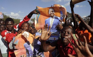 La coalition du Premier ministre kényan sortant Raila Odinga, déclaré battu au premier tour de la présidentielle du 4 mars, a reporté de 24 heures le dépôt devant la Cour suprême de son recours contre les résultats, initialement prévu vendredi.