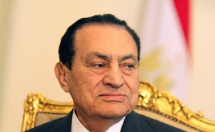 Le procès de l'ex-président égyptien Hosni Moubarak pour corruption et meurtre de manifestants a été reporté dimanche au 28 décembre, en attendant une décision sur un éventuel remplacement du juge, a indiqué l'agence officielle Mena.