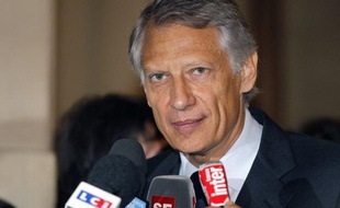 Dominique de Villepin, invité dimanche du journal de 20H00 de TF1, annoncera "probablement" à cette occasion ses intentions pour l'élection présidentielle, a indiqué à l'AFP le député UMP Jean-Pierre Grand, président du parti fondé par l'ancien Premier ministre, République solidaire.