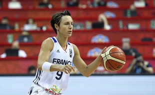 Céline Dumerc joue sa dernière compétition avec l'équipe de France.