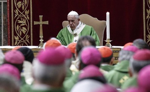 Le pape François lors de la messe eucharistique ce dimanche 24 février au Vatican.