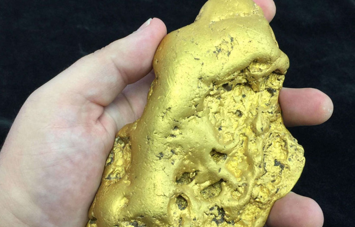 Australie Deux énormes pépites d’or découvertes dans une zone minière