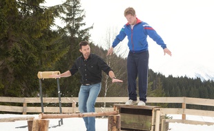 Hugh Jackman et Taron Egerton dans Eddie the Eagle de Dexter Fletcher
