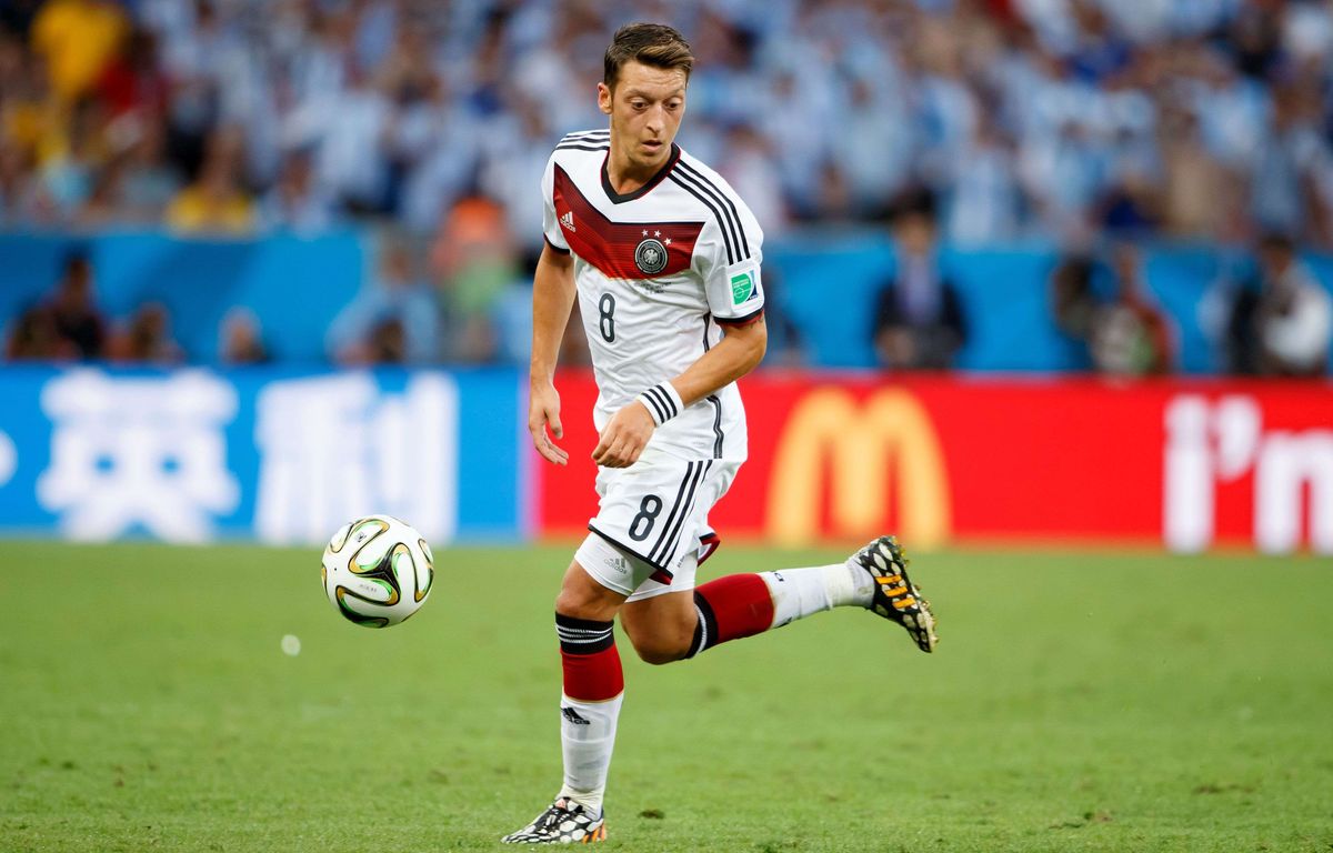 Allemagne : Le champion du monde Mesut Özil prend sa retraite