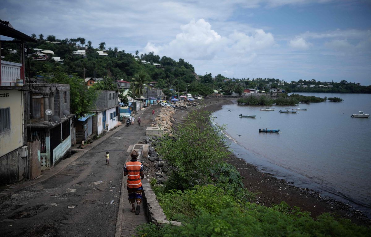 A Mayotte, des habitants en colère visent des associations humanitaires