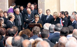 Un millier de personnes ont assisté lundi dans son village de Letia (Corse-du-Sud) aux obsèques du président du Parc naturel régional de la Corse (PNRC) et maire de la ville, Jean-Luc Chiappini, assassiné jeudi dernier à Ajaccio.