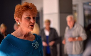 Pauline Hanson, sénatrice australienne d'extrême-droite en 2013.
