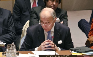 Laurent Fabius s'exprime devant les ministres des Affaires étrangères du Conseil de sécurité de l'ONU, le 18 décembre 2015.
