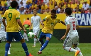 Le Brésil a célébré la nette victoire de sa Seleçao face au Japon (3-0) samedi à Brasilia en match d'ouverture de la Coupe des confédérations, sans pour autant que la grogne sociale ne cède du terrain.