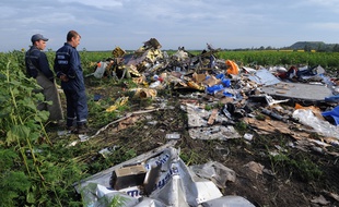 Des débris appartenant au vol MH17, dans l'est de l'Ukraine, le 19 juillet 2014.