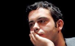La commission administrative électorale d'Orly (Val-de-Marne) a rejeté jeudi l'inscription sur les listes électorales du président du Mouvement des jeunes socialistes (MJS) Razzye Hammadi, qui veut s'y présenter aux municipales, a-t-on appris lundi auprès de la municipalité.