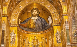 Illustration d'une fresque de Jésus dans une église de Sicile en Italie.