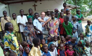 La France pousse ses rares ressortissants demeurant encore dans l'extrême-nord du Cameroun à quitter la région face au risque élevé d'enlèvement par des islamistes armés, même si les autorités camerounaises assurent avoir pris des mesures "pour protéger les Français".