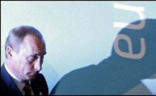 L'ex-agent russe Alexandre Litvinenko a été empoisonné par une dose massive de radiations, "un événement sans précédent" au Royaume-Uni, ont annoncé vendredi les autorités sanitaires britanniques, alors que Litvinenko accusait dans une lettre posthume le président russe Vladimir Poutine.