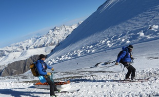 Une avalanche qui s'est déclenchée dimanche 18 mars en Chartreuse a tué un étudiant de 25 ans et blessée gravement une skieuse canadienne, évacuée en traneau . C.Girardon / 20 Minutes (illustration)