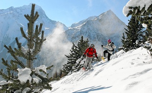 La raquette et le ski de rando attirent de nombreux pratiquants en quête de nouveaux terrains d'aventure (Illutration)