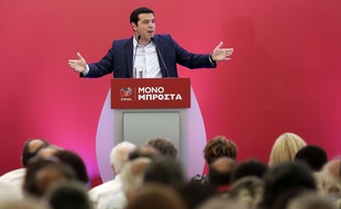L'ex-Premier ministre grec Alexis Tsipras lors d'un meeting à Athènes le 29 août 2015.