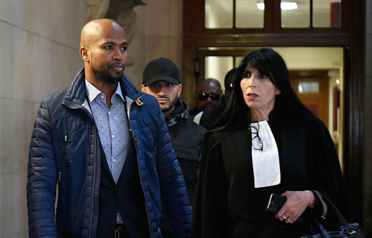 Rohff Qui Est L Exemple Paroles Le rappeur Rohff risque 4 ans de prison pour avoir frappé des vendeurs de  la marque de son rival Booba