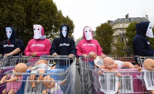 Des membres de "la Manif Pour Tous" le 5 octobre 2014 à Paris