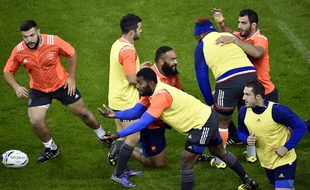 Les Bleus lors d'un entraînement au Millenium de Cardiff.