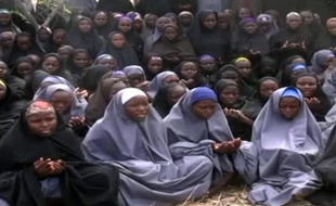 Capture d'écran d'une vidéo de Boko Haram transmise à l'AFP montrant les 200 lycéennes capturées au Nigéria.