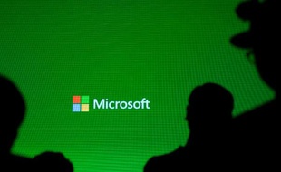 Le logo de Microsoft, le 30 juillet 2014 à Shanghai