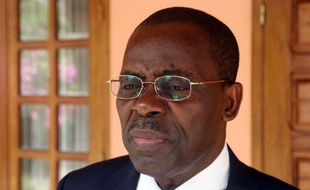 Le gouvernement de transition centrafricain va alléger à partir de ce mercredi le couvre-feu en vigueur de 18H00 (17H00 GMT) à 06H00 depuis fin novembre à Bangui, toujours en proie à des violences intercommunautaires dans certains quartiers, selon une source officielle.