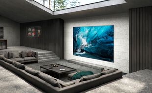 Une TV à 156.000$ avec une télécommande solaire