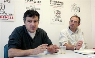 Le syndicat d'urgentistes Amuf, à l'origine d'une grève "illimitée" entamée lundi aux urgences, veut aider les patients à porter plainte contre les hôpitaux s'ils estiment que le manque de moyens leur a porté préjudice, a-t-il indiqué mardi à l'AFP.